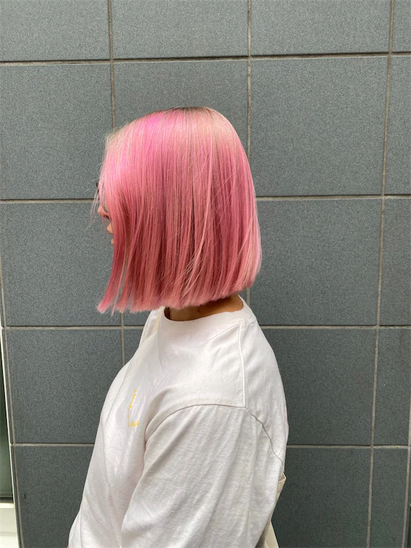 Portrait einer Frau mit Haarschnittim mittellangen Haar